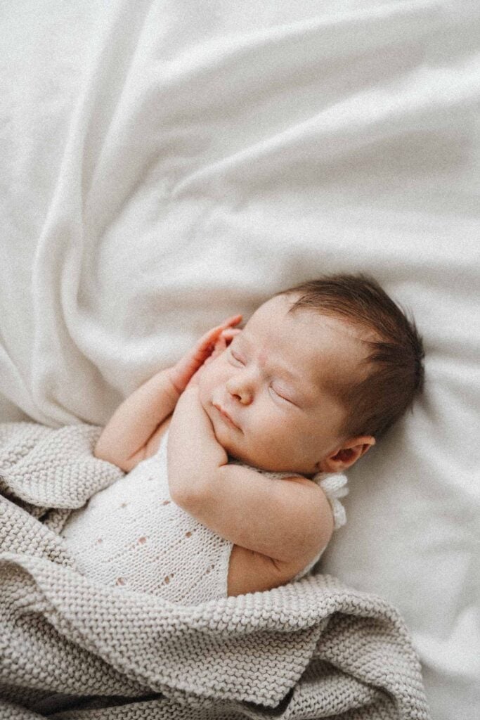 Professional newborn photography in Montreal with natural light